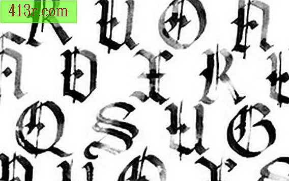 Come disegnare lettere classiche e gotiche