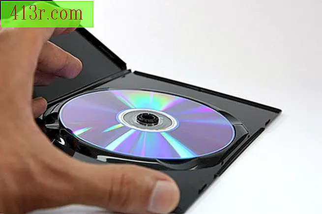 AVI е много широко разпространен файлов формат, който може да бъде поддържан от видео плейъри, включително някои мобилни устройства.