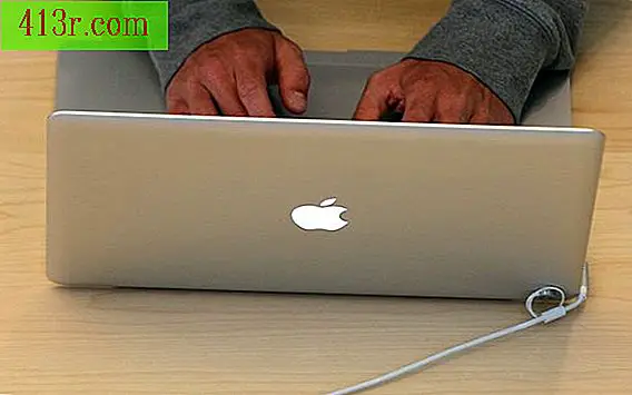 Как да преинсталирате OS X на нов вътрешен твърд диск на MacBook