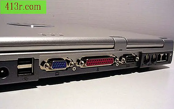 מחבר החשמל בקצה השמאלי ביותר הוא החומרה שהוחלפה ביותר במחשב נייד.