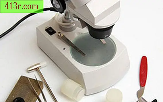 Jaké jsou typy složených mikroskopů