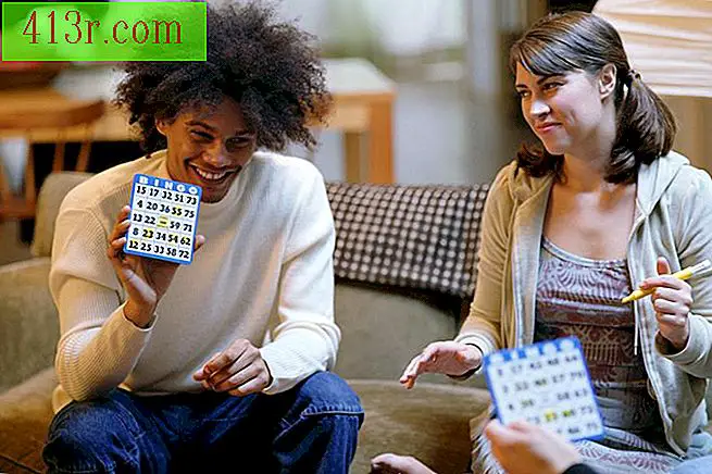 Salva la tua carta di bingo, quindi stampala su carta o carta spessa.