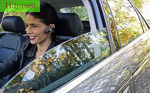 Как да свържете няколко телефона с Pioneer Bluetooth приемник за автомобил