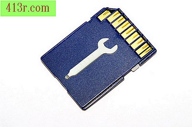 Kartu Micro SD biasanya digunakan di perangkat kecil, seperti telepon seluler.