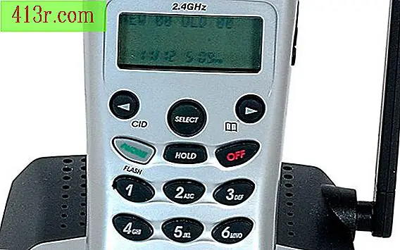 I telefoni fissi sono disponibili nei modelli cablato e wireless.