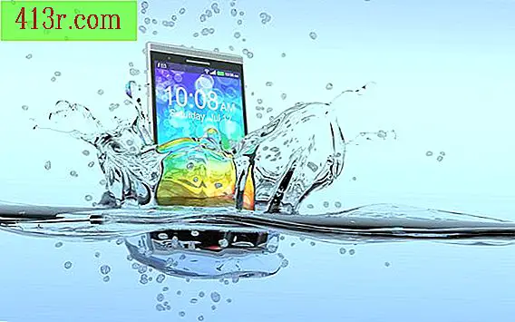 Как да защитите телефона си от вода