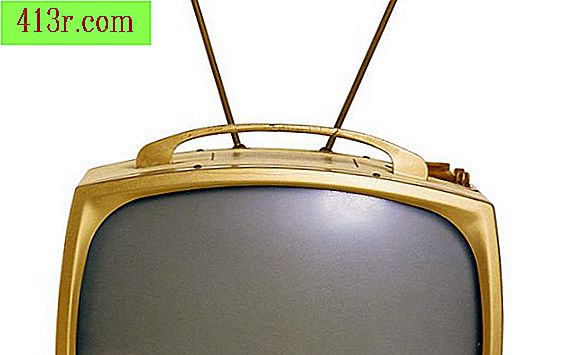 Направете балун за свързване на стар телевизор с коаксиален входен кабел.
