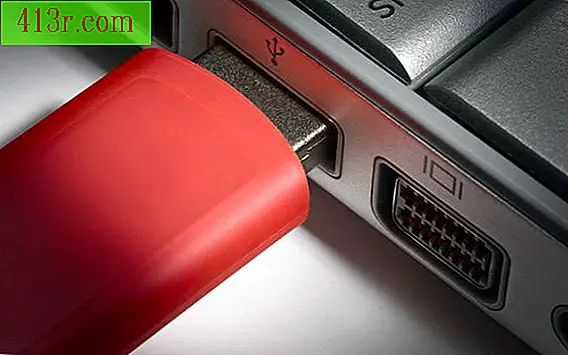 Jak vytvořit zálohu systému BIOS na jednotce USB flash