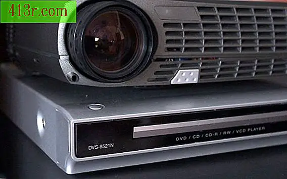 Jak připojit projektor k přehrávači DVD