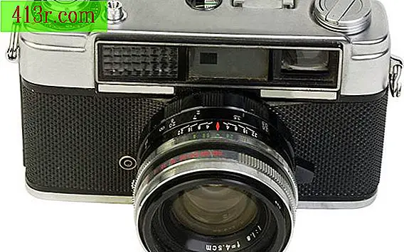 A primeira câmara reflex de 35 mm inventada