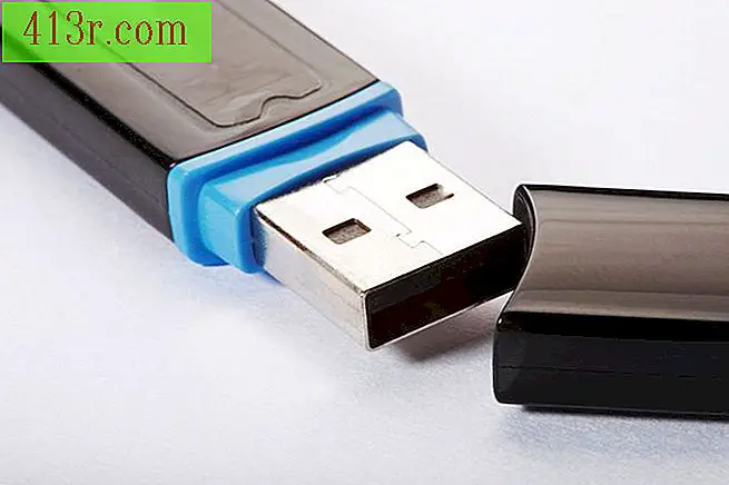 Има три вида USB съединители.