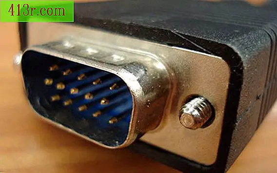 Как да свържете монитор, когато VGA портът е повреден