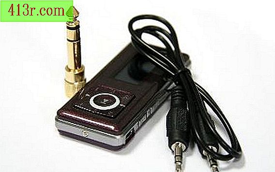 Come utilizzare un trasmettitore FM digitale con un lettore MP3
