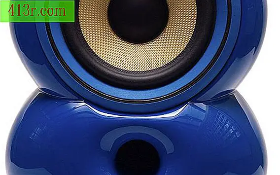 Bose basové reproduktory poskytují nízké rozmezí zvuku v nastavení domácího kina.