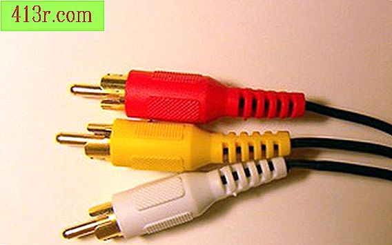 Разлика между съставни и компонентни видео кабели