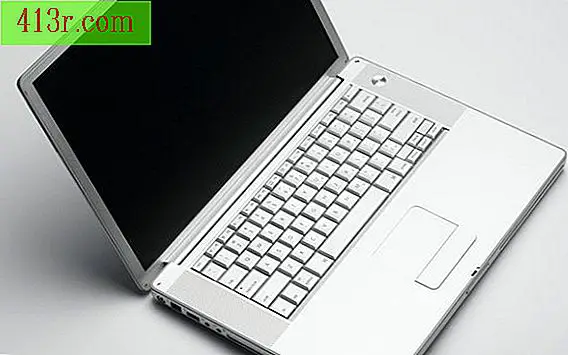Come smontare un portatile Acer per pulire la tastiera?