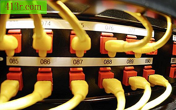Как да актуализирате Cisco 2960 IOS с конзолен кабел
