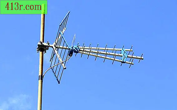 Come costruire un'antenna per la televisione a lungo raggio