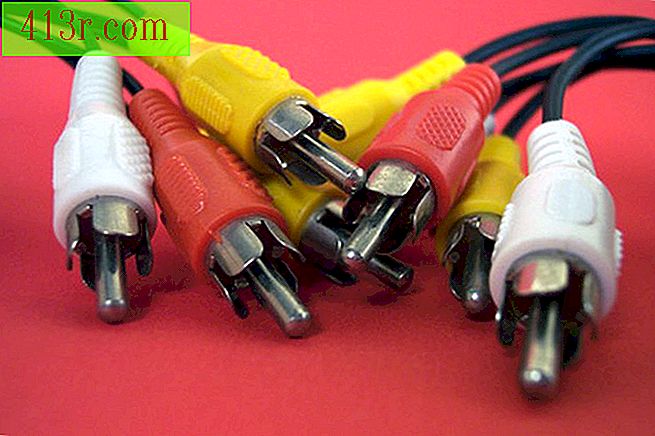 Kabel audio / video standar (juga dikenal sebagai RCA).