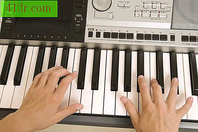 Sprawdź, czy twoja klawiatura MIDI jest obecna w oknie MIDI Studio.