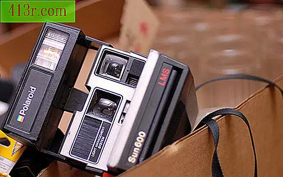 Come utilizzare una fotocamera Polaroid One Step