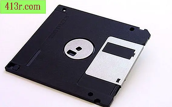 Как да предадете съдържанието на дискета на USB диск