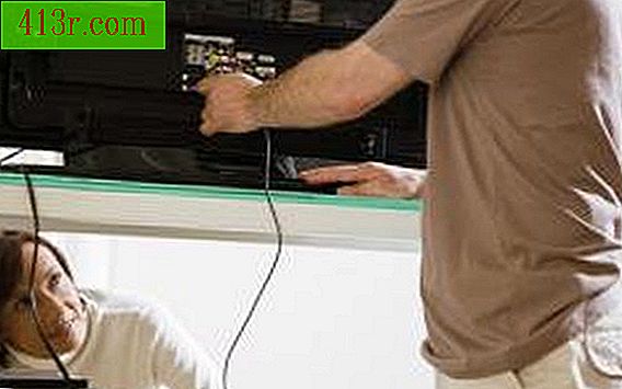 Как да свържете HDMI към аналогов телевизор