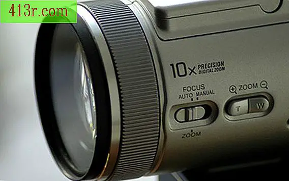 Le videocamere digitali offrono diversi tipi di connessioni di porta.