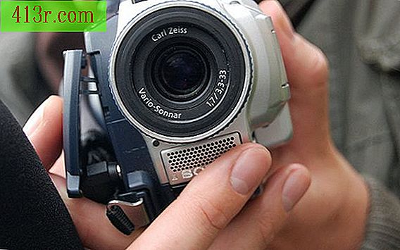 Jak přenést video z kamery Sony Handycam do počítače