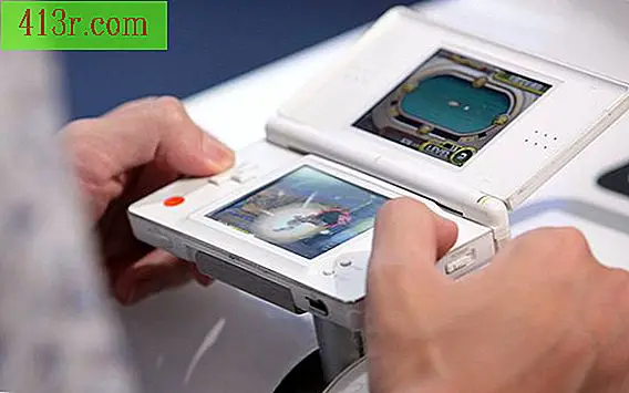 Nintendo a publié une nouvelle version de sa console portable, la Nintendo DSi, en 2008.