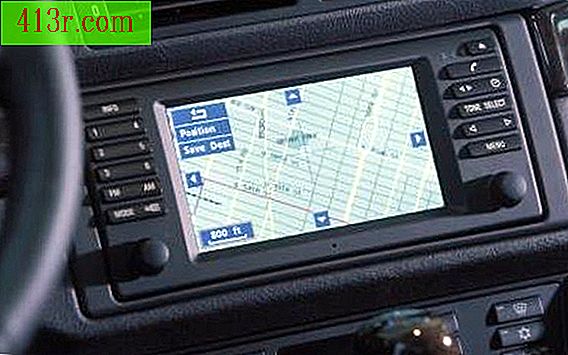 Honda používá navigační jednotky značky NAVTEQ GPS.
