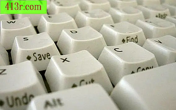 Occasionalmente una tastiera senza fili può perdere la connessione con il computer.