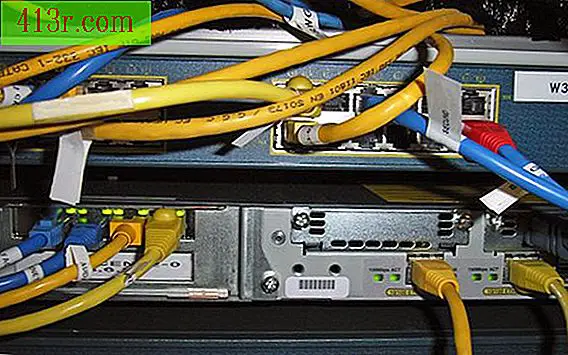 Come posso attivare Power Over Ethernet su un Cisco 3560?