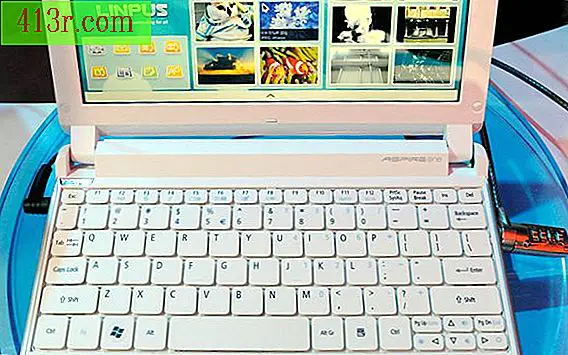 Se la barra spaziatrice del tuo laptop è caduta, puoi inserirla rapidamente sulla tastiera.