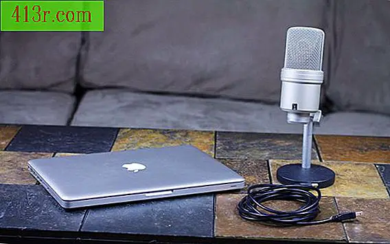 Jak používat externí mikrofon na MacBook Pro