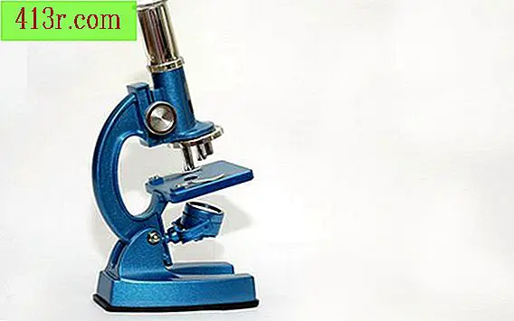Прост и комбиниран микроскоп: различия