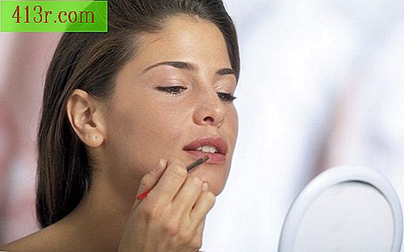 Avon commercializza un'ampia varietà di cosmetici, prodotti per la cura della pelle e profumi.