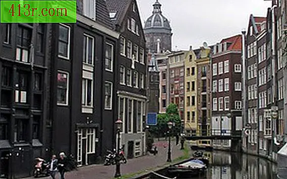 Как да намерите хора в Холандия