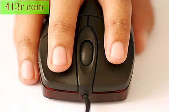 Dengan klik mouse yang sederhana, pelanggan online dapat membeli hampir apa pun siang atau malam.
