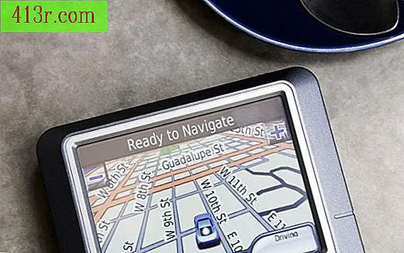 Как да отключите GPS Garmin Nuvi