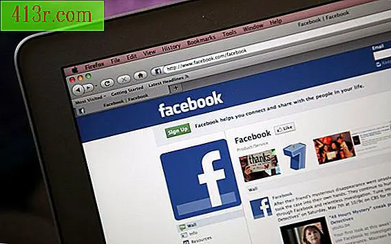Организирайте вашите Facebook албуми, като замените нежеланите снимки.